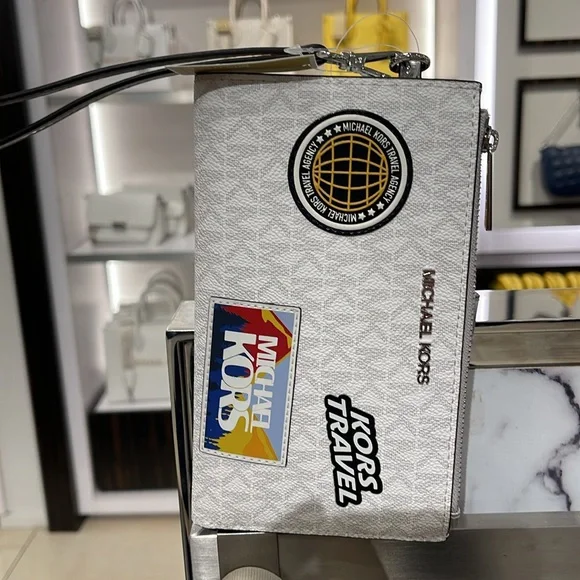 Michael Kors Jet Set Travel Large Embellished Signature Logo Wristlet Wallet Phn - Picture 14 of 16